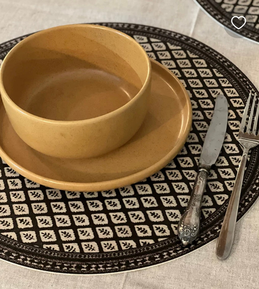 Jaipur Black Round Vinyl Placemat